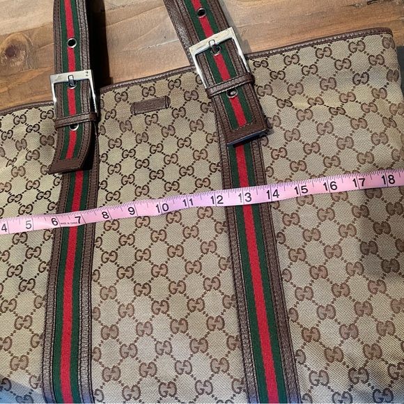 Vintage Pre-owned Authentic Gucci purse with red organizer Insert. - Picture 3 of 8